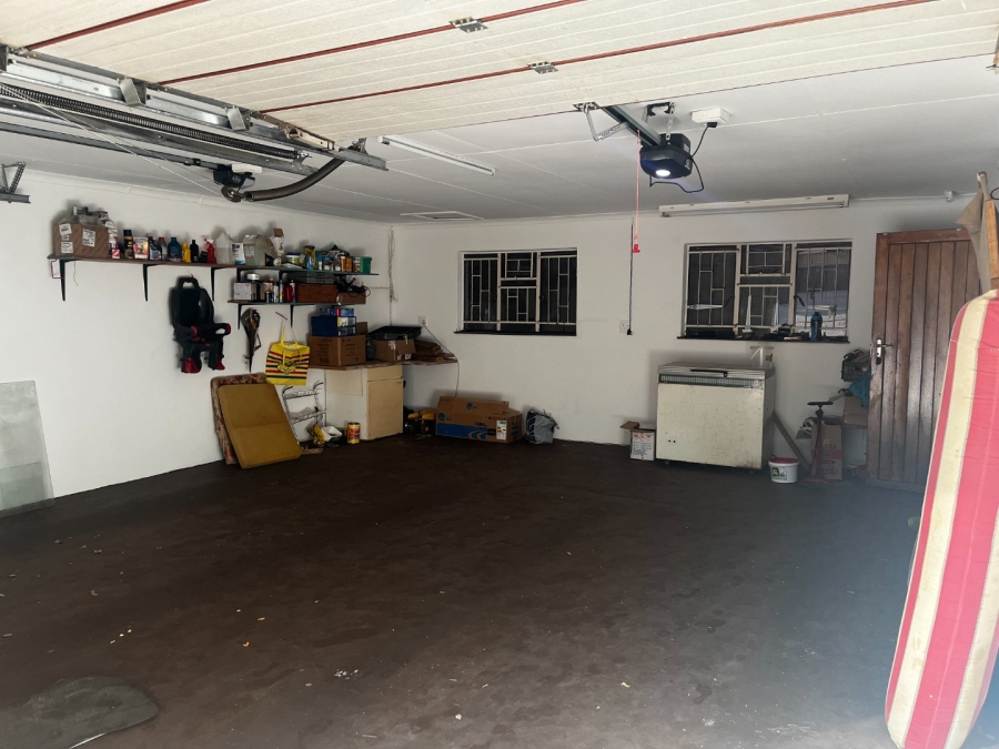 4 Bedroom Property for Sale in Pellissier Free State